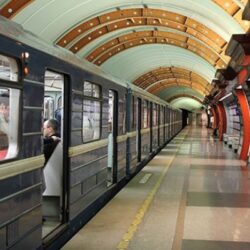 В Санкт-Петербурге на одной из станций метро производится ремонт