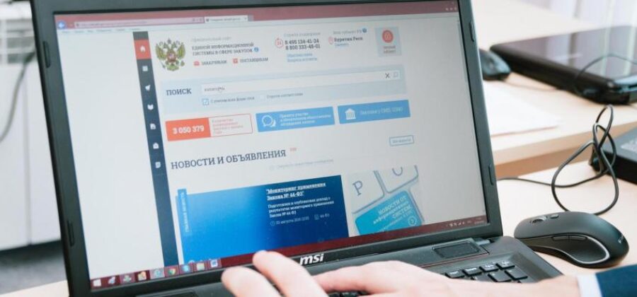 «Убирать снег на иномарке неудобно»: АО «Коломяжское» не станет покупать внедорожники за 22 млн рублей