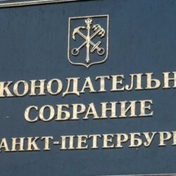 «Жрите, пожалуйста, сами»: блогер Смоляк прокомментировал слова Гарнеца в защиту резонансного закона о КРТ